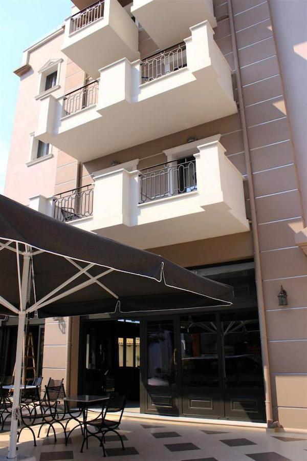 Theasis Hotel Paramythia Bagian luar foto