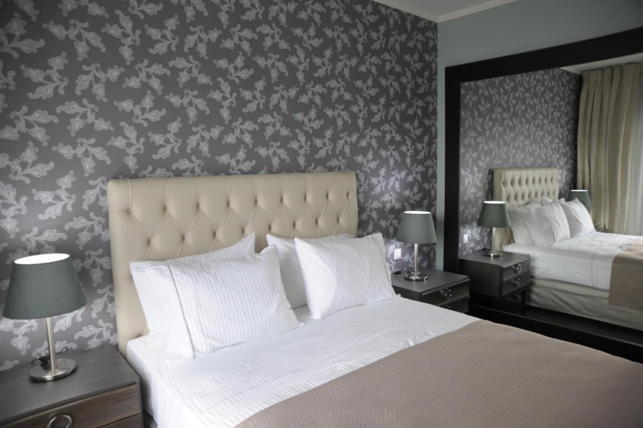 Theasis Hotel Paramythia Bagian luar foto