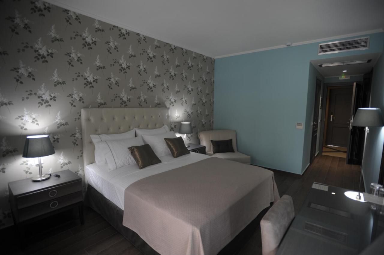 Theasis Hotel Paramythia Bagian luar foto